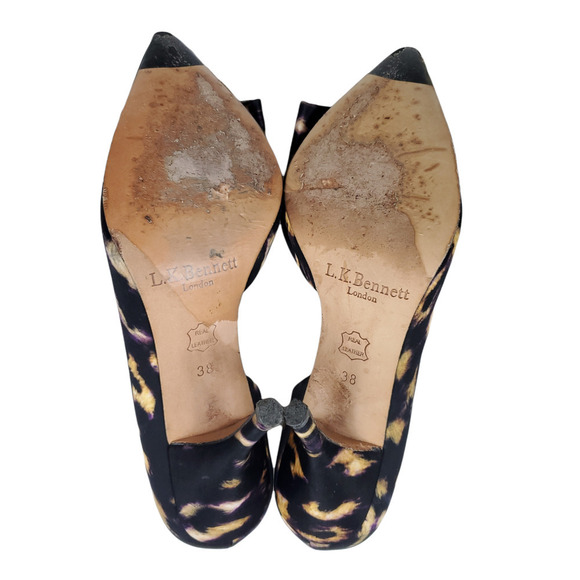 LK Bennett Black and Gold Patterned Heels - Picture 9 of 12